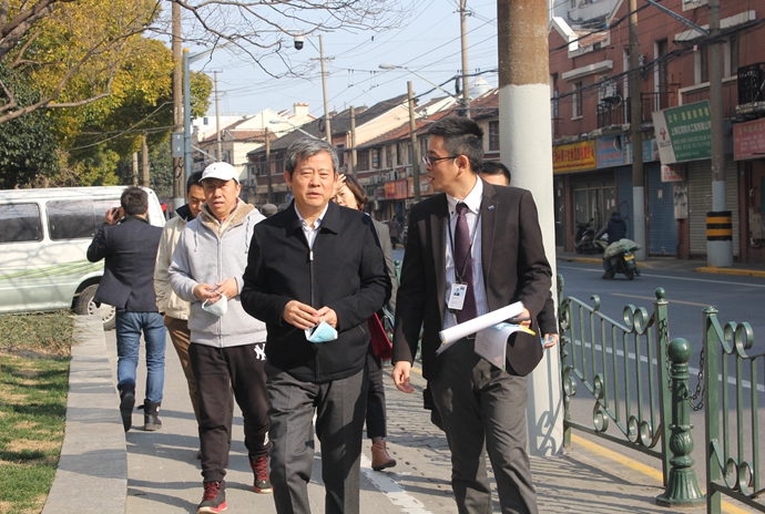 李总裁 视察小东门.jpg